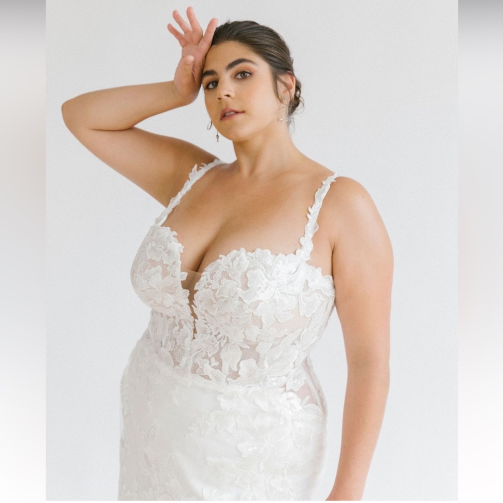 Essense of Australia WEDDING DRESS AND VEIL ๐ฐ๐ปโโ๏ธ - Picture 2 of 15